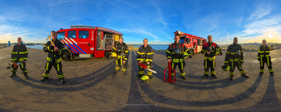 The (close) Encounters Project - Part 13 - Fireman Scheveningen - HDR Panorama portret 